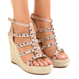 Beige Keilsandalen 9529