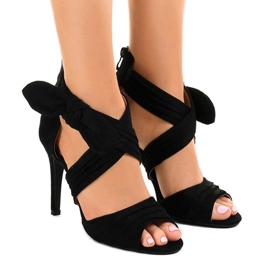 Schwarze Wildledersandalen mit Schleife J-23