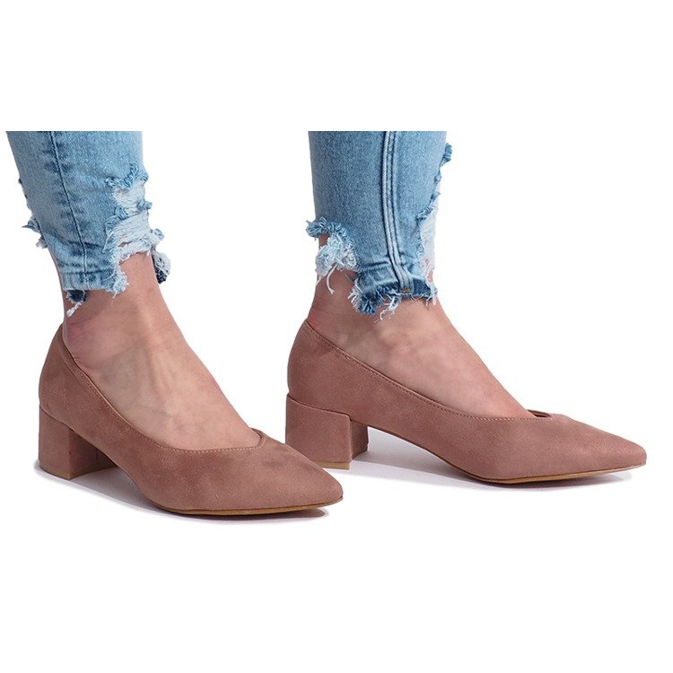 Pinke Pumps an der Herzsäule rosa