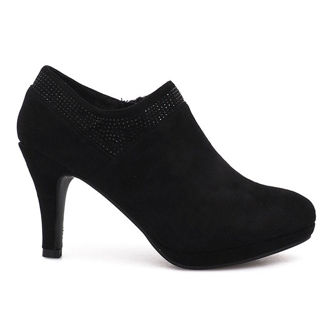 Maries schwarze Stiefeletten