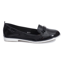 Schwarz lackierte Loafer von Miss Laura
