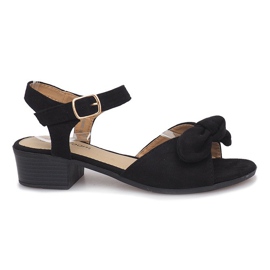 Schwarze Sandalen mit hohen Absätzen von Noemia