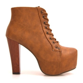 Solide Stiefel mit Absatz K764 Camel braun