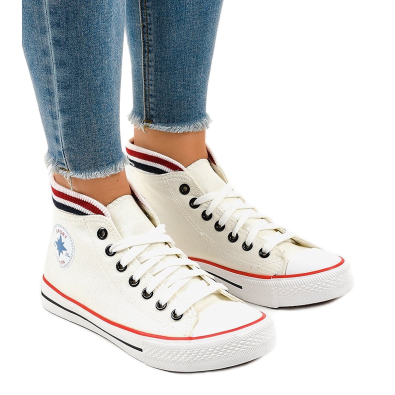 Klassische weiße Schnürsneaker W01