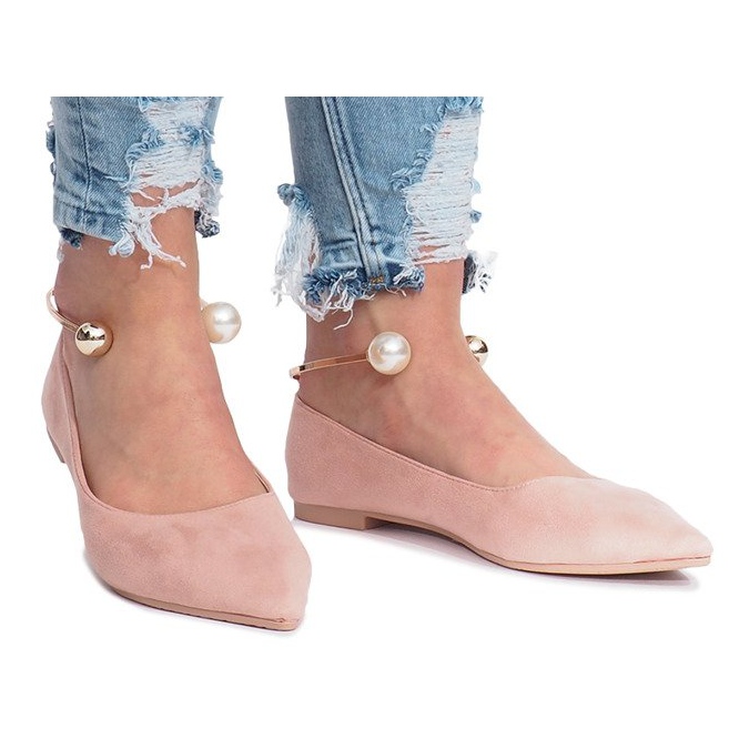 Ballerinas aus rosa Fell mit Perlen