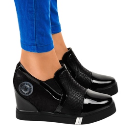 Schwarze Sneakers mit Keilabsatz T1711-1