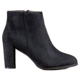Abloom Wildleder Booties auf einer Bar schwarz