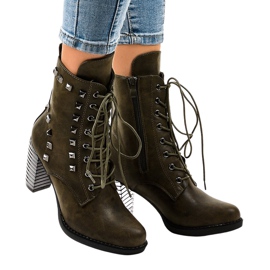 Grüne Stiefeletten mit F117 Nieten