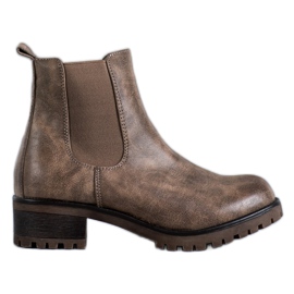 Jennika Stiefel auf der Plattform braun