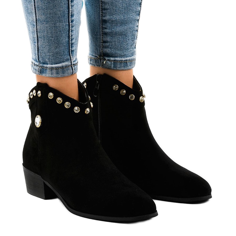 Schwarze Wildlederstiefel verziert mit JH356