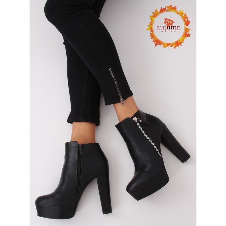 Schwarze Stiefel auf der Plattform schwarz KK28P Schwarz