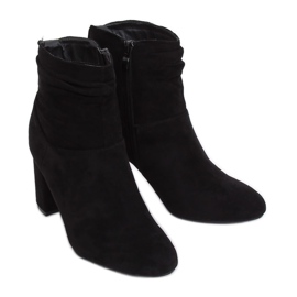 Klassische schwarze Stiefel mit hohen Absätzen 9018-7 Schwarz