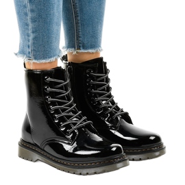 Schwarz lackierte Stiefel TL142-1