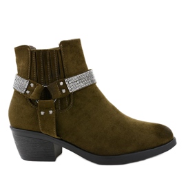 Grüne Wildleder-Stiefeletten on the post 9031