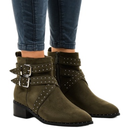 Grüne Wildlederstiefeletten am T172 Post