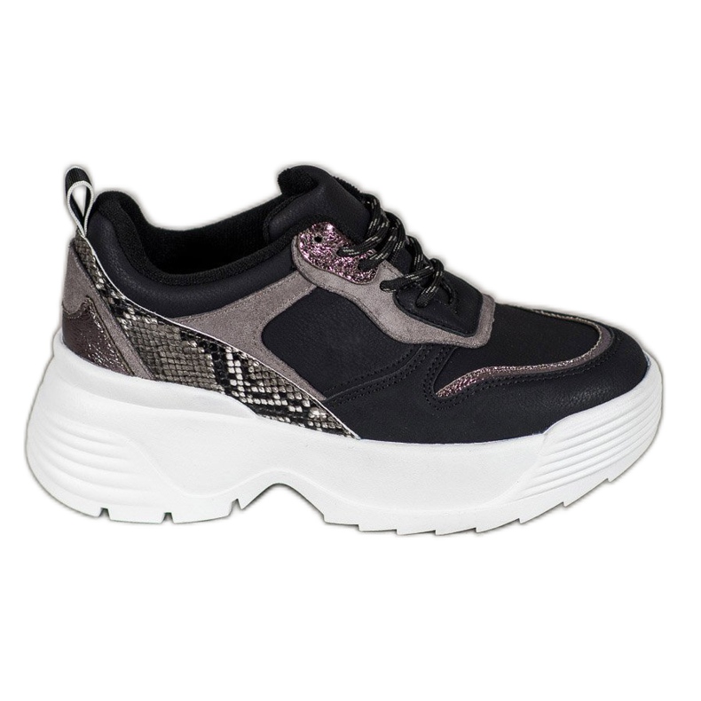 Snekaers auf der VICES-Plattform schwarz