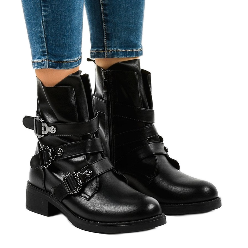 Schwarze flache Damenstiefel mit HQ952 Schnallen