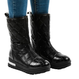 Schwarze flache Damenstiefelette mit Nieten B9016-1