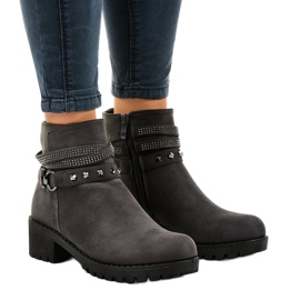 Hochhackige Stiefel aus Wildleder in Grau L3058-29