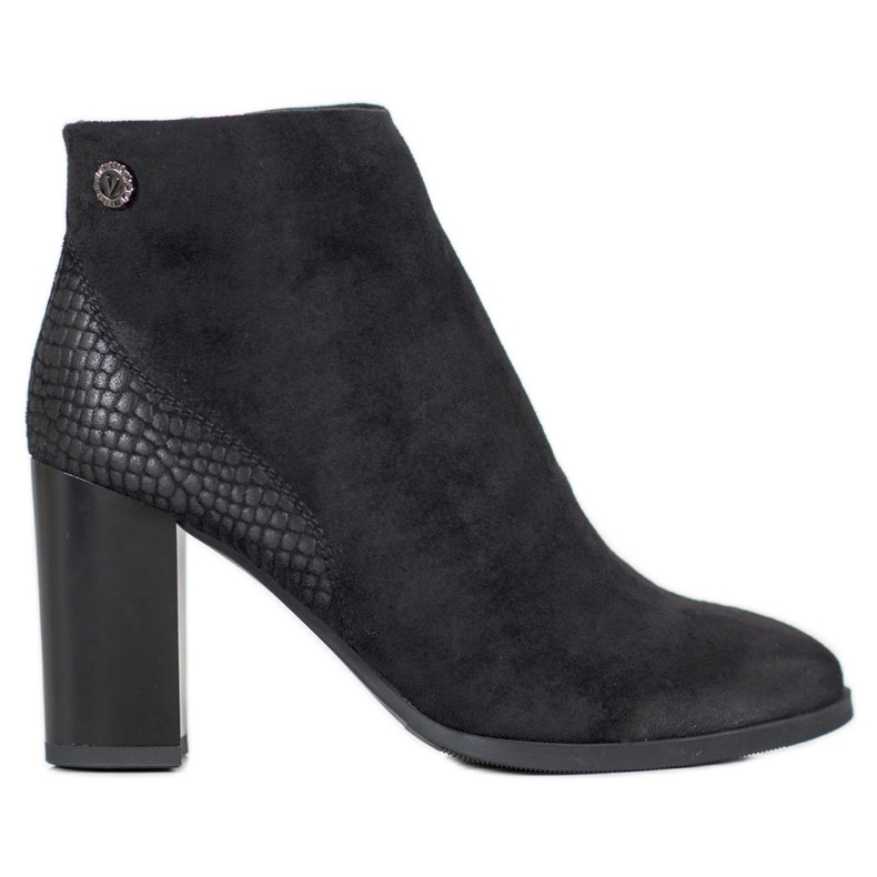 Goodin Stiefel auf einem Pfosten schwarz