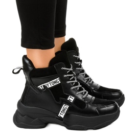 Isolierte Damen-Sneaker in Schwarz F803-7