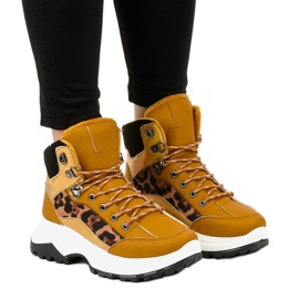 Isolierte braune Damensneaker F-19208-3 gelb