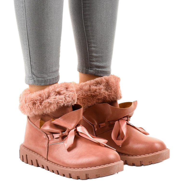 Isolierte rosa Sneaker mit Reißverschluss 428-6