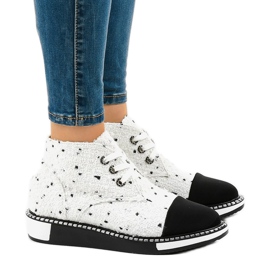 Weiße Schnürstiefel TS1811