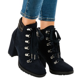 Marineblaue Trapper-Stiefeletten aus Wildleder am 8992 Post