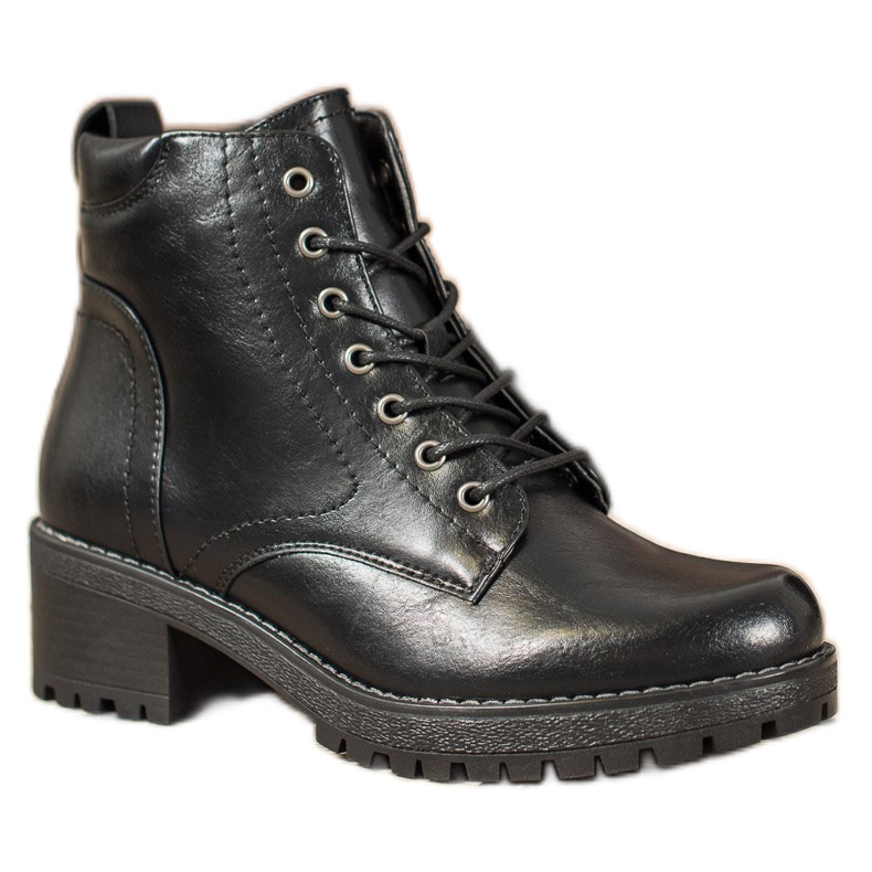 Filippo Trapper auf der Plattform schwarz