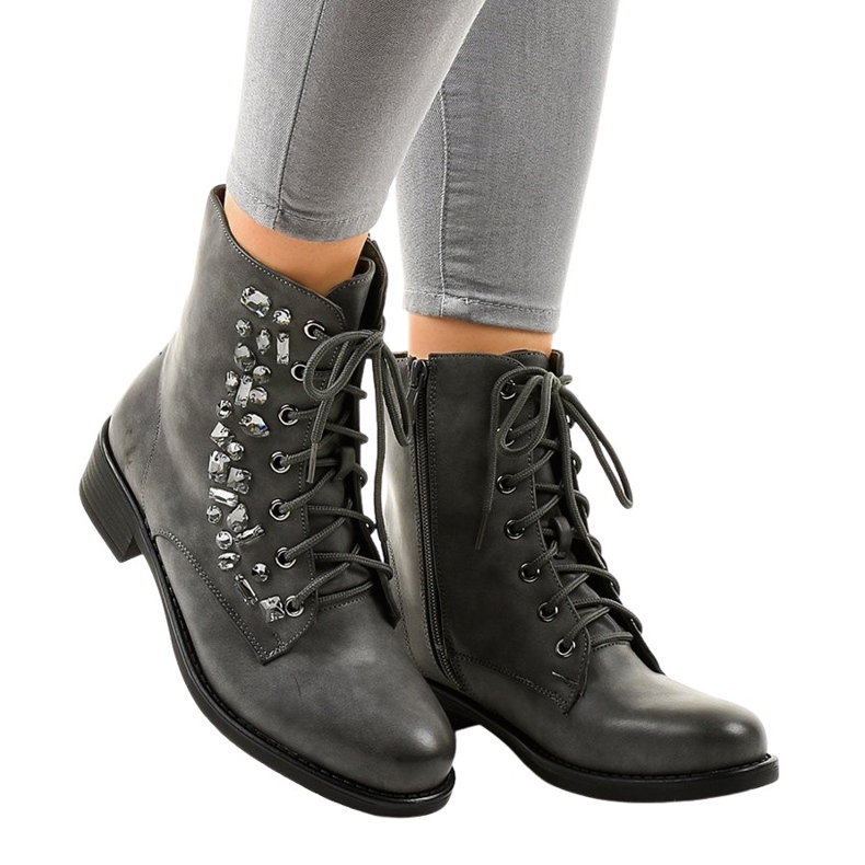 Graue flache Stiefeletten mit Steinen 0-268