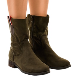 Grüne isolierte flache Stiefel 99-110