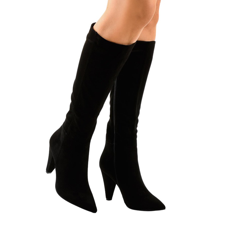 Schwarze Wildlederstiefel für Damen am 8677 Post