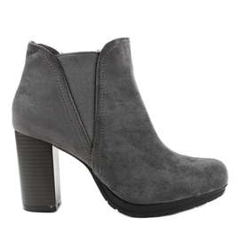 Graue Wildlederstiefel am H9261 Chelsea Boot Post