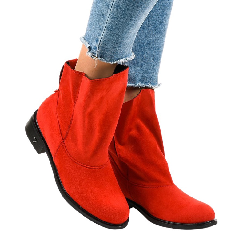 Rote flache isolierte Stiefel 6672-7