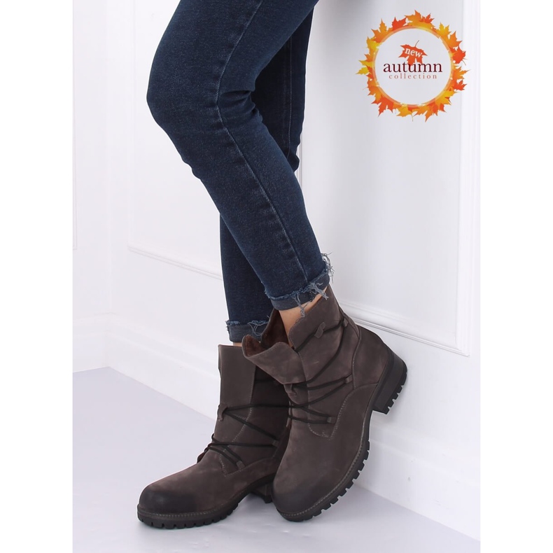 Graue Stiefel auf dem Protektor grau K1936104 Gris
