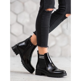 SHELOVET Sportschuhe auf der Plattform schwarz