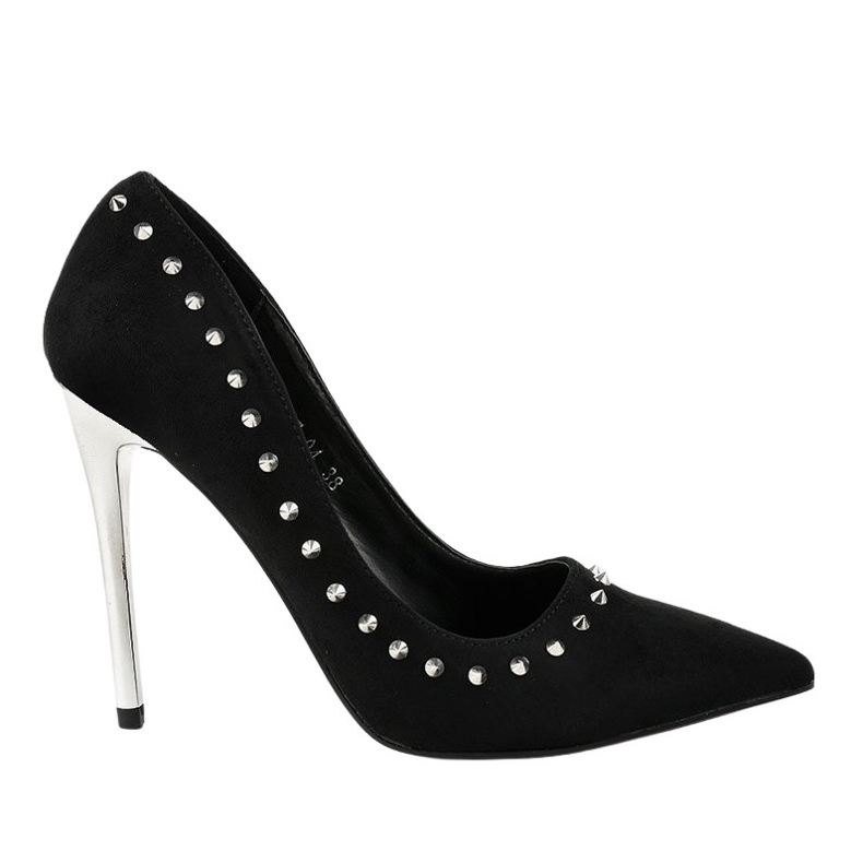 Schwarze Pumps an der NF-04 Ferse