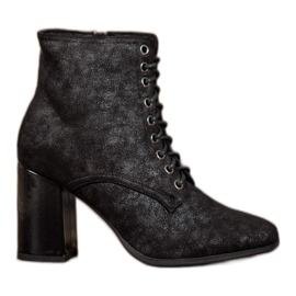 Kylie Gebundene Stiefeletten an einem Pfosten schwarz