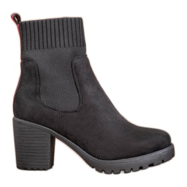 Erynn Chelsea-Stiefel zum Hineinschlüpfen an einem Pfosten schwarz