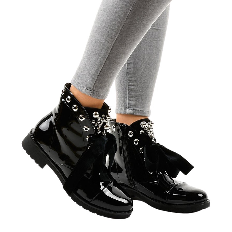 Schwarz lackierte isolierte Stiefel A3320EA