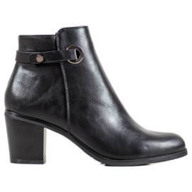 Ideal Shoes Klassische Stiefel aus Ökoleder schwarz