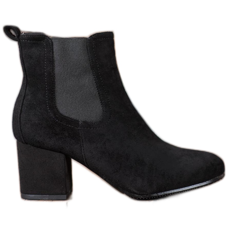 Bestelle Slip-On-Stiefel an einem Pfosten schwarz