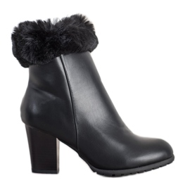 Goodin Stiefel auf einem Pfosten mit Pelz schwarz