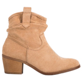 Super Mode Bequeme Cowboystiefel auf einem Pfosten braun