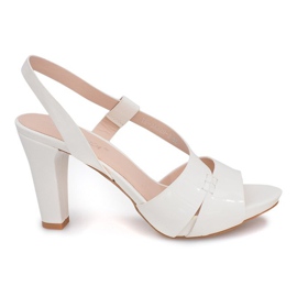 Lackierte Sandalen Pumps TRA329 Weiß