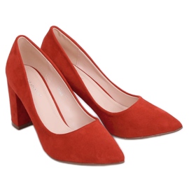 Pumpen auf einem Ziegelpfosten P-6719 Orange mehrfarbig