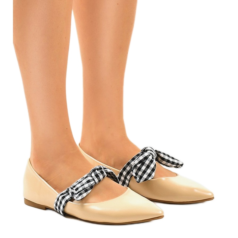 BM Beige Ballerinas mit Schnürschleifen NK07P
