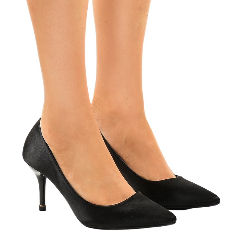 Schwarze Pumps mit niedrigem Absatz 1756-255