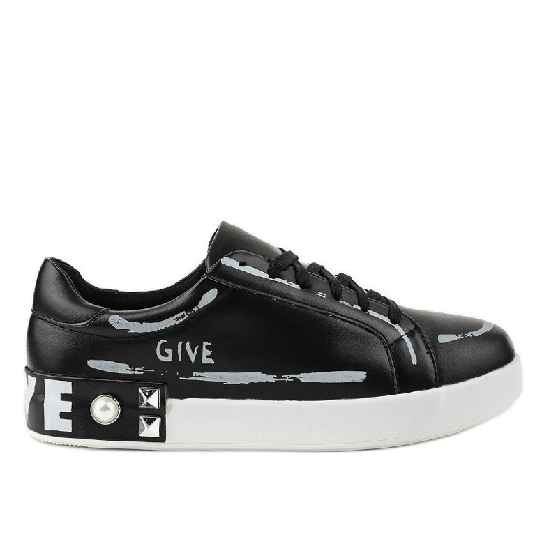 Schwarze Sneakers verziert mit G272 Nieten